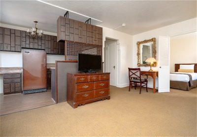 Baroness Hotel suite with kitchen